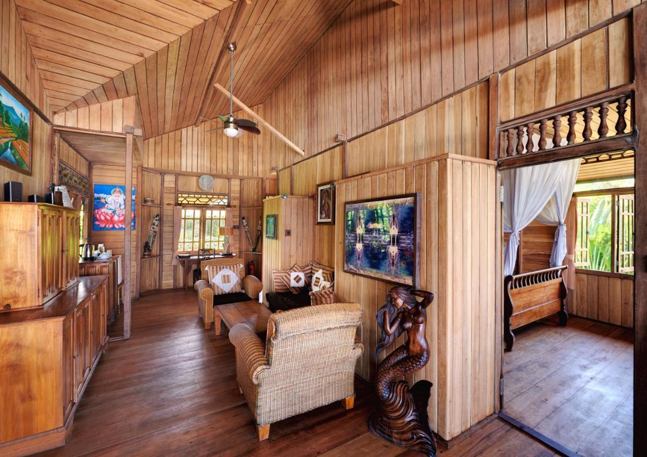 Jasri Bay Hideaway Hotel Exterior photo